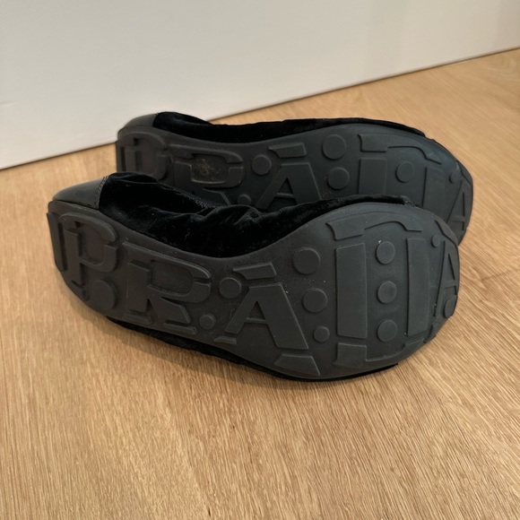 Prada Velvet patent leather ballet slipper flats - size 40.5 / 10.5 size - Picture 2 of 3